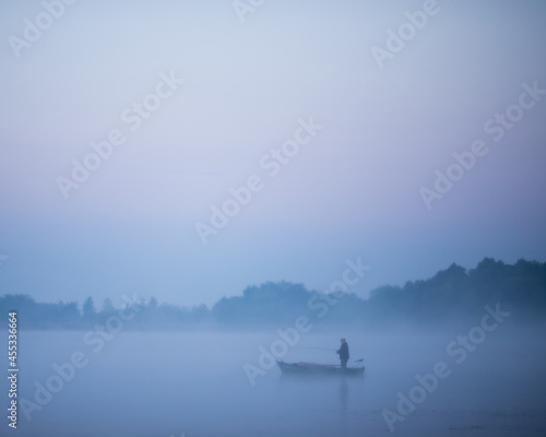 Obraz na płótnie Boat and sunrise w salonie