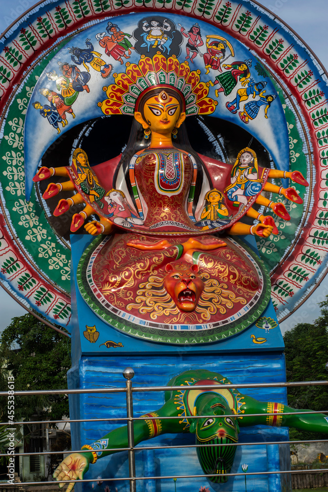 Obraz premium Beautiful goddess durga idol with non traditional look.