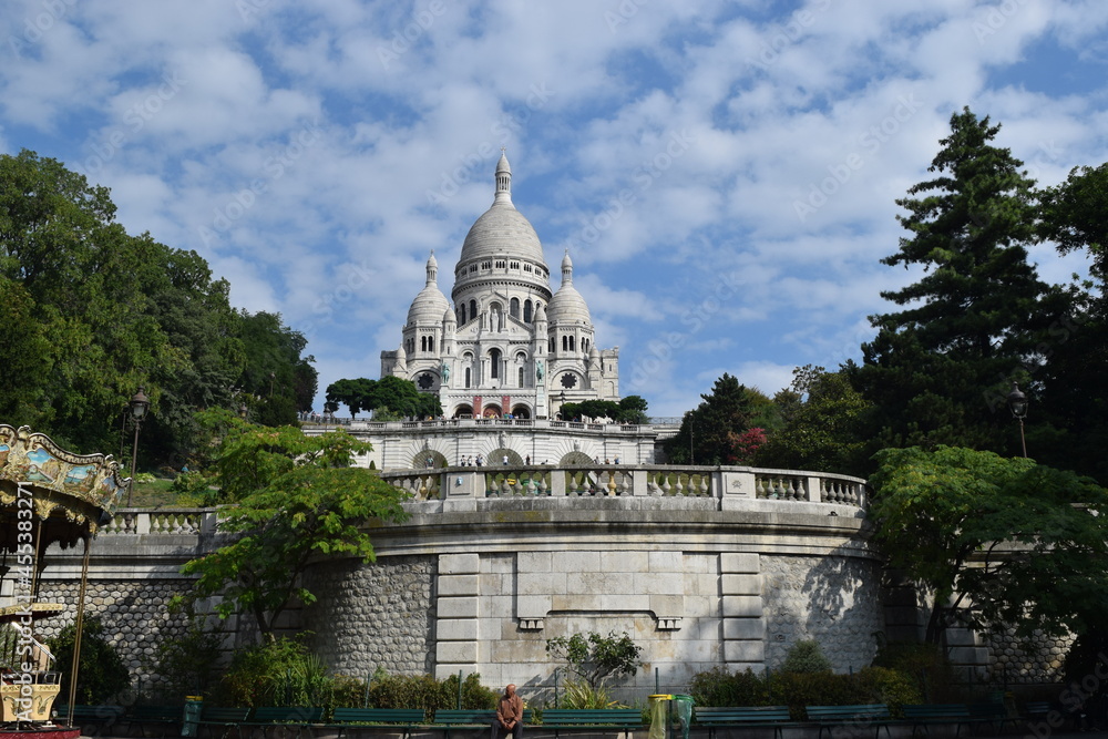 Fototapeta premium The Basilica of the Sacred Heart or Sacré-Cœur Basilica Catholic church in Paris, France. This photo was taken in 2015.