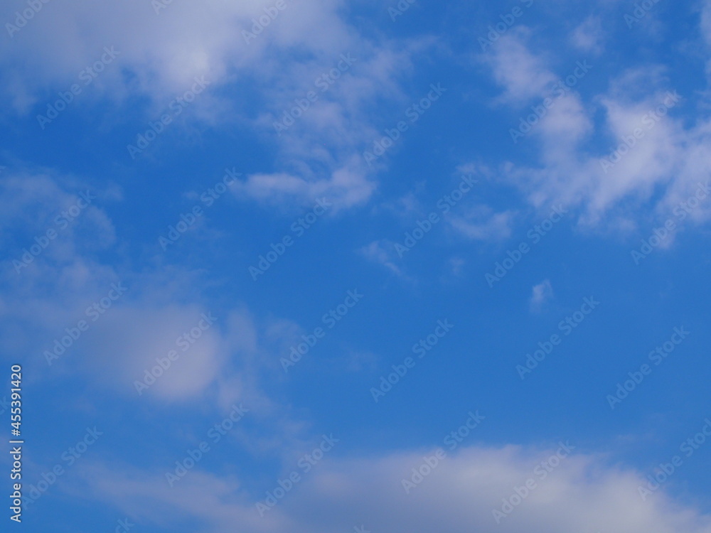 空 空