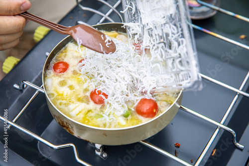 キャンプ飯　アウトドア　おそとごはん　おうちじかん　休日　カフェごはん　アヒージョ　 photo