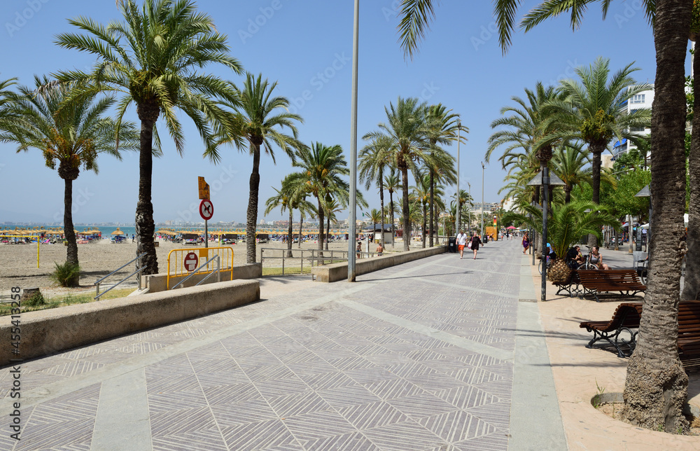 strandpromenade in el arenal auf mallorca, spanien