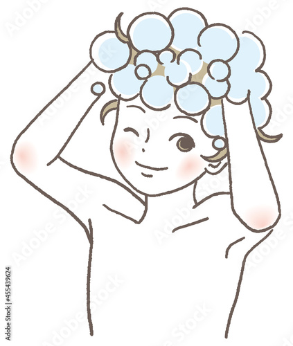 髪の毛を洗う男の子