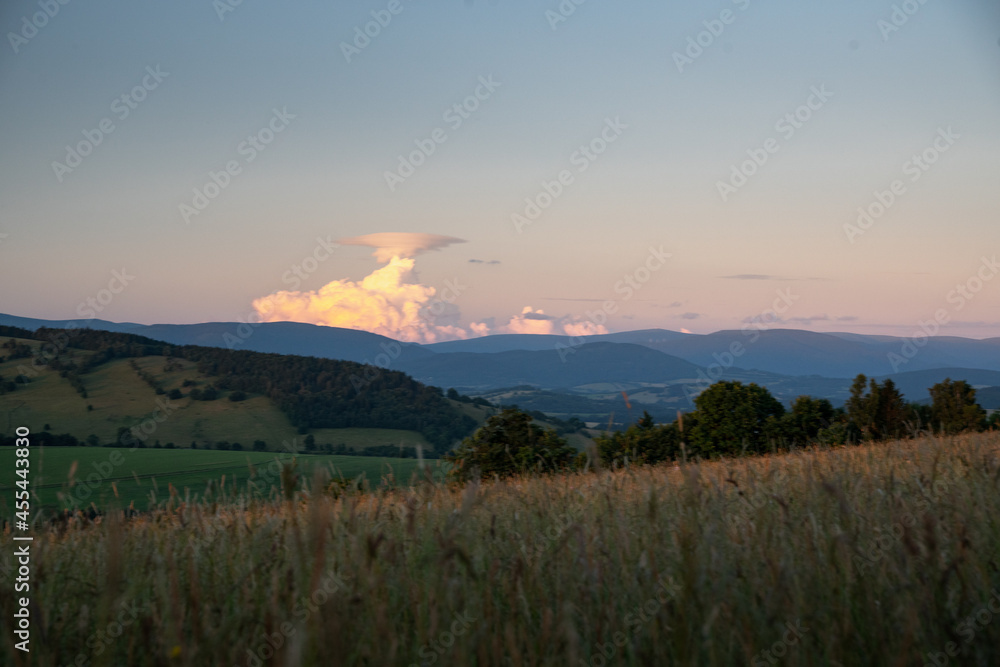 Obraz premium Sunset landscape between the mountains, Czech Republic, Europe, Dolni Morava