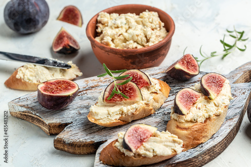 Canape or crostini with figs and goat cheese, Italian Bruschetta Menu, recipe