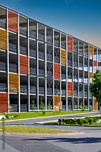 Mehrstöckiges Parkhaus