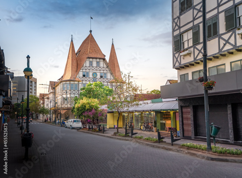 XV de Novembro Street and former Moelmann Castle (Castelinho Moelmann or Castelinho da XV Moelmann) at sunset - Blumenau, Santa Catarina, Brazil