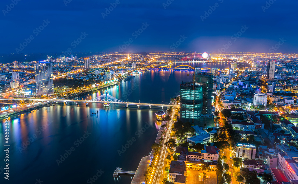 Fototapeta premium Da Nang city by night