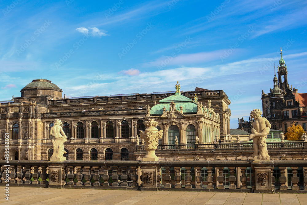 famous building in dresden germany - berühmtes Gebäude in Dresden Deutschland