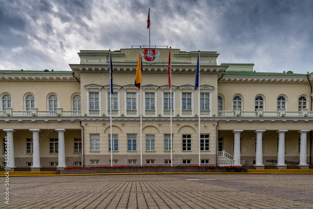 Naklejka premium view of the Lithuanian Presidential Palace and the Daukanto Square in Old Town Vilnius