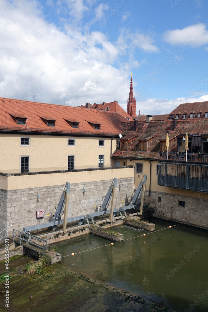 Naklejka premium Am Mainufer in Würzburg