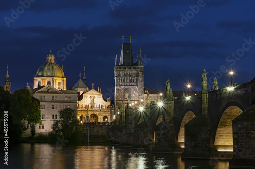 Charles Bridge at night in Prague © Cornel