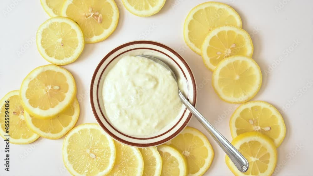 Lemon slices and yogurt appearing with text stop motion animation
Lemon slices and yogurt appearing with text stop motion animation
