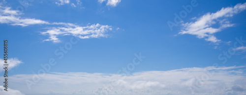 青空　雲　背景　背景素材 © Kazuhito Hiramatsu