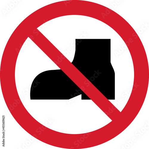 ISO 7010 P060 No outdoor footwear