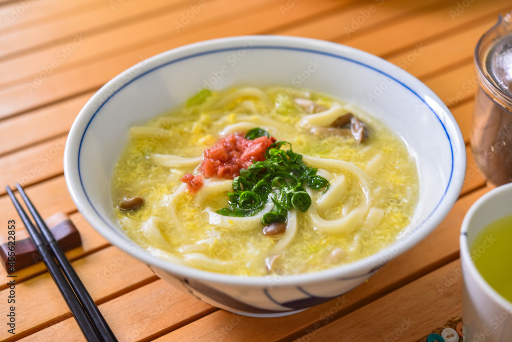 梅と大葉の白だしあんかけうどん