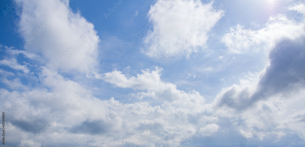 Obraz premium 青空 雲 背景 背景素材