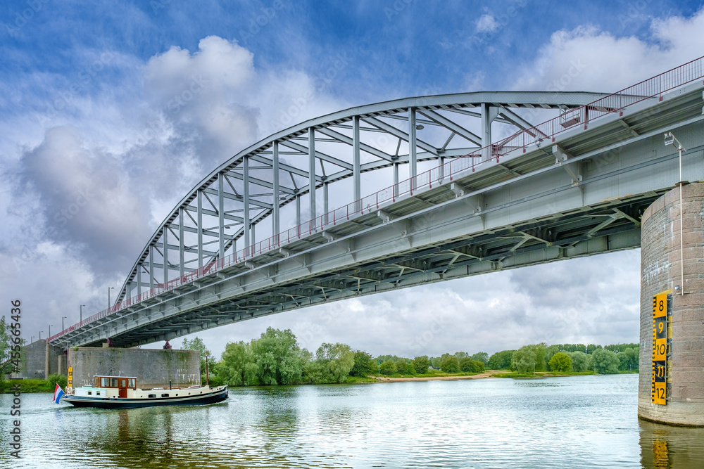 John Frost bridge Arnhem, Gelderland Province, The Netherlands - obrazy, fototapety, plakaty 