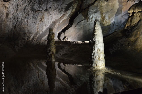 Bielianska Cave (Slovakia), underground lake with stalagmites