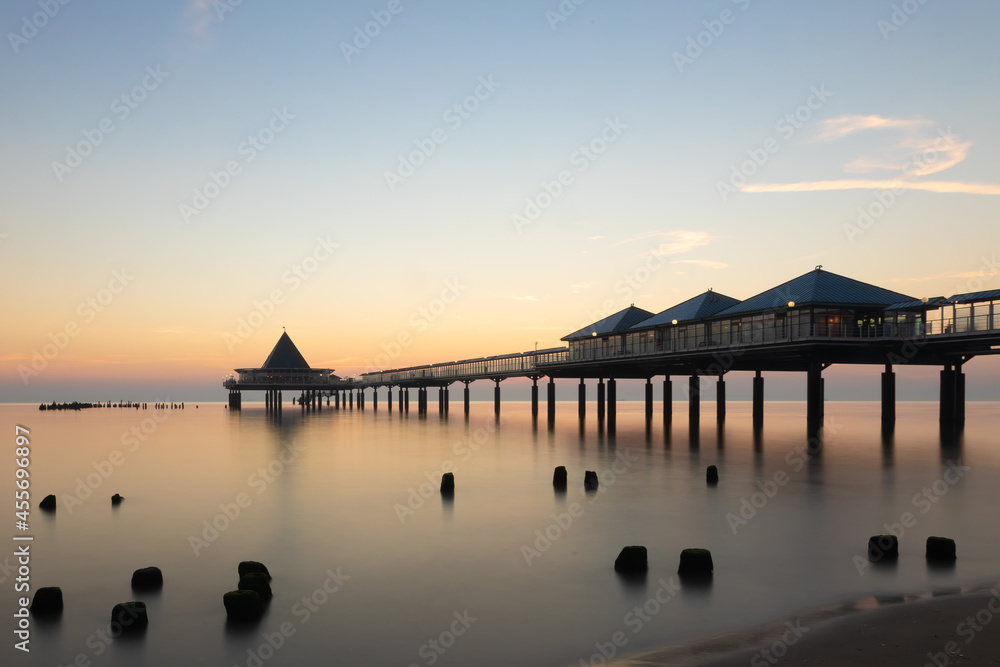 Fototapeta premium romantic pier