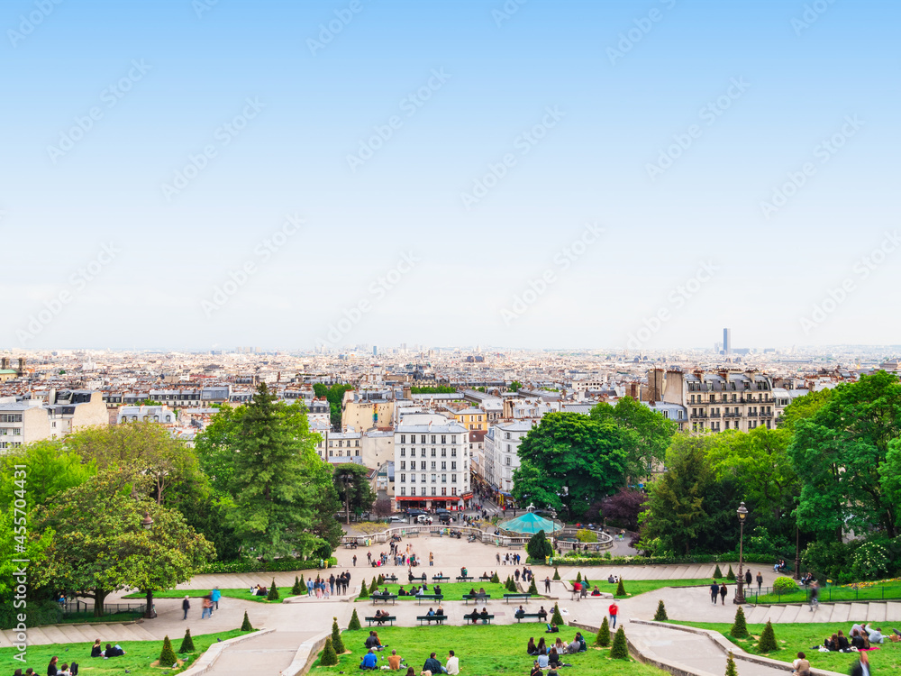モンマルトルの丘から眺めるパリ市内
