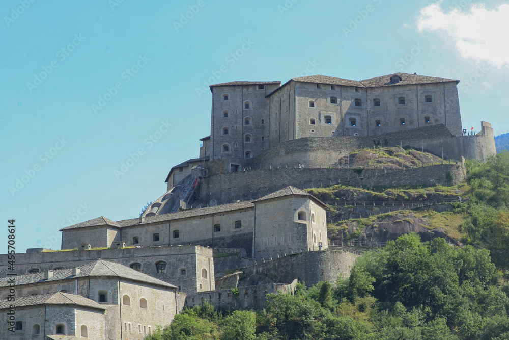 Forte di Bard, monumento storico ottocentesco. Forte di Bard, monumento storico ottocentesco.