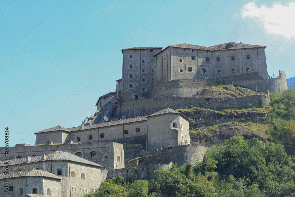 Forte di Bard, monumento storico ottocentesco.