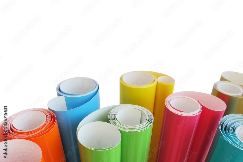 Vinylfolien in verschiedenen Farben aufgerollt auf weißem Hintergrund Vinylfolien in verschiedenen Farben aufgerollt auf weißem Hintergrund