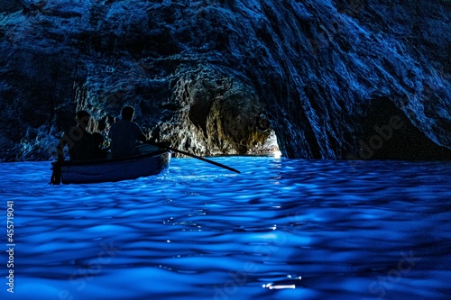 La famosa Grotta Azzurra a Capri photo