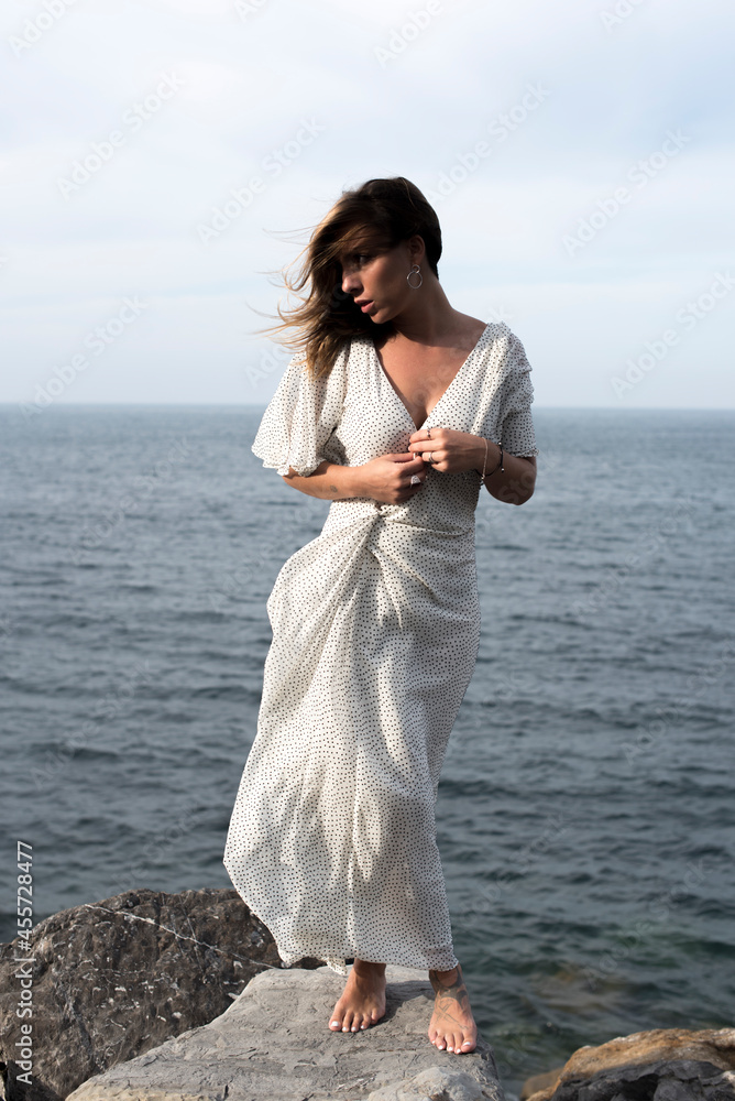 Retrato urbano mujer chica pelo melena rubio rubia labios sexy Retrato urbano mujer chica pelo melena rubio rubia labios sexy