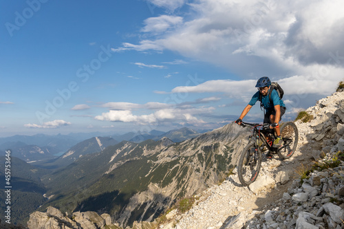 Mountainbiken an der Sch  ttelkarspitze