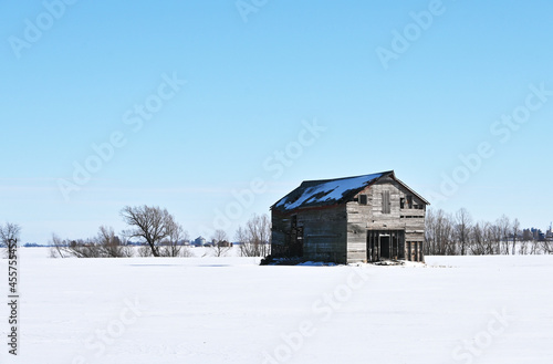 Abandoned Barn © StevertS