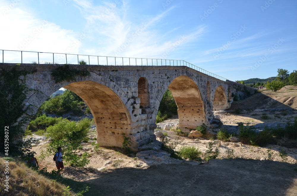 PONT JULIEN PONT ANTIQUE ROMAIN 1 ER SIÈCLE APRES J.C