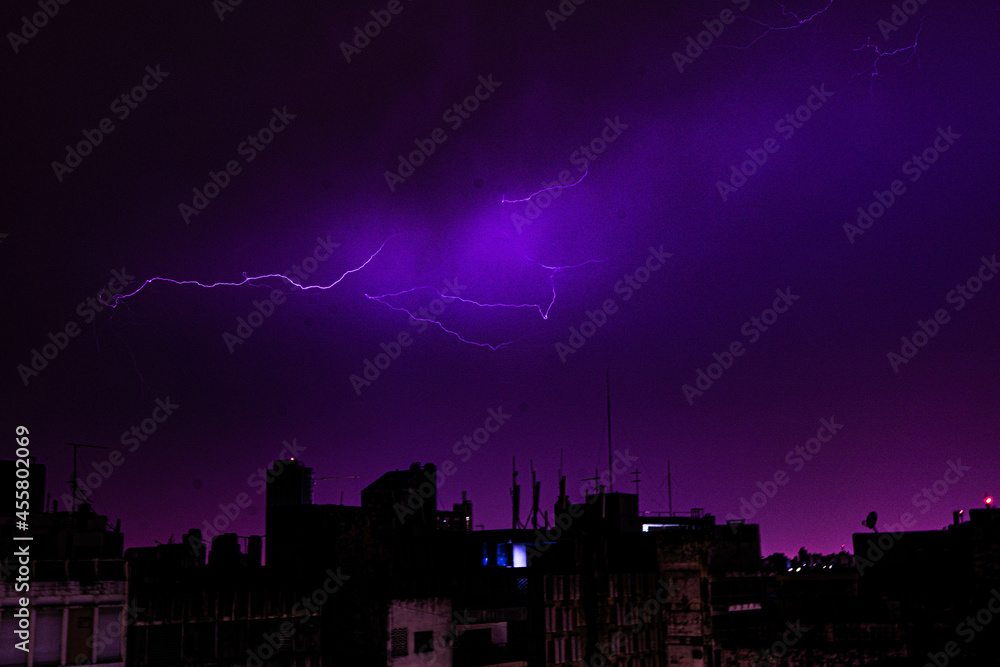 Tormenta e la Ciudad de Córdoba, Argentina, sobre el casco histórico de
