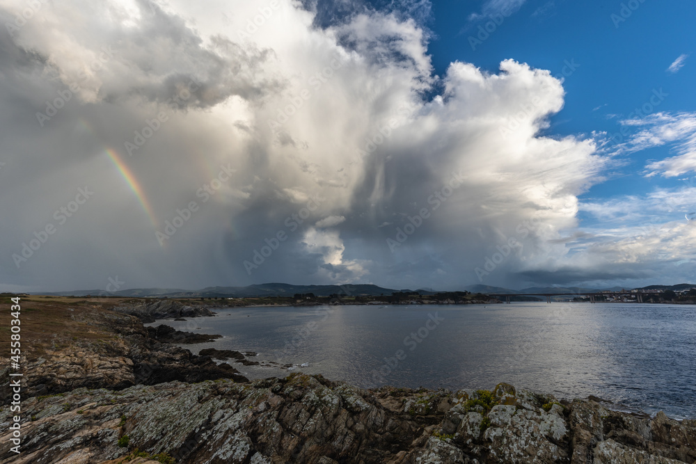 Evolution of the storm on the Cantabrian coast until the spectacular multicolored sunset! Evolution of the storm on the Cantabrian coast until the spectacular multicolored sunset!