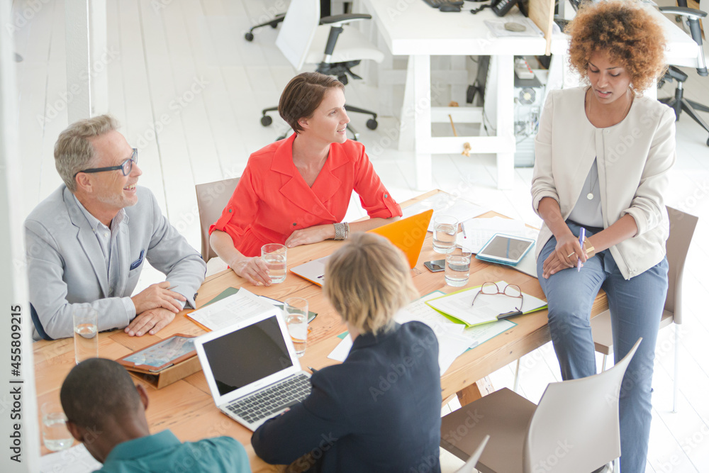 Fototapeta premium Office workers having meeting at desk