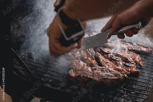 Fotografia Cortes de carne al carbón