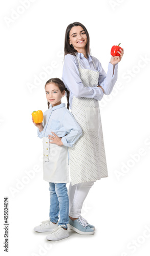 Young mother and daughter w...