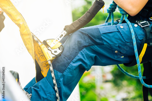 Equipment that should be carried on high climbs