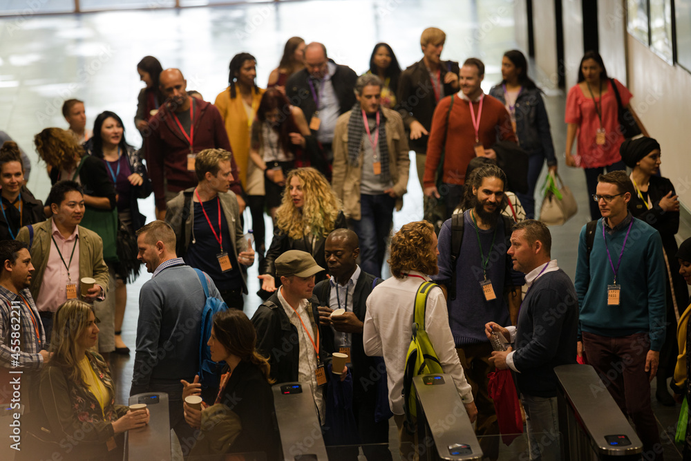 Obraz premium People talking during conference break