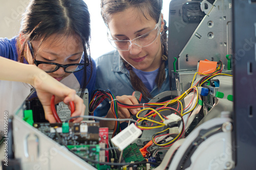 Wallpaper Mural Girl students assembling computer in classroom Torontodigital.ca