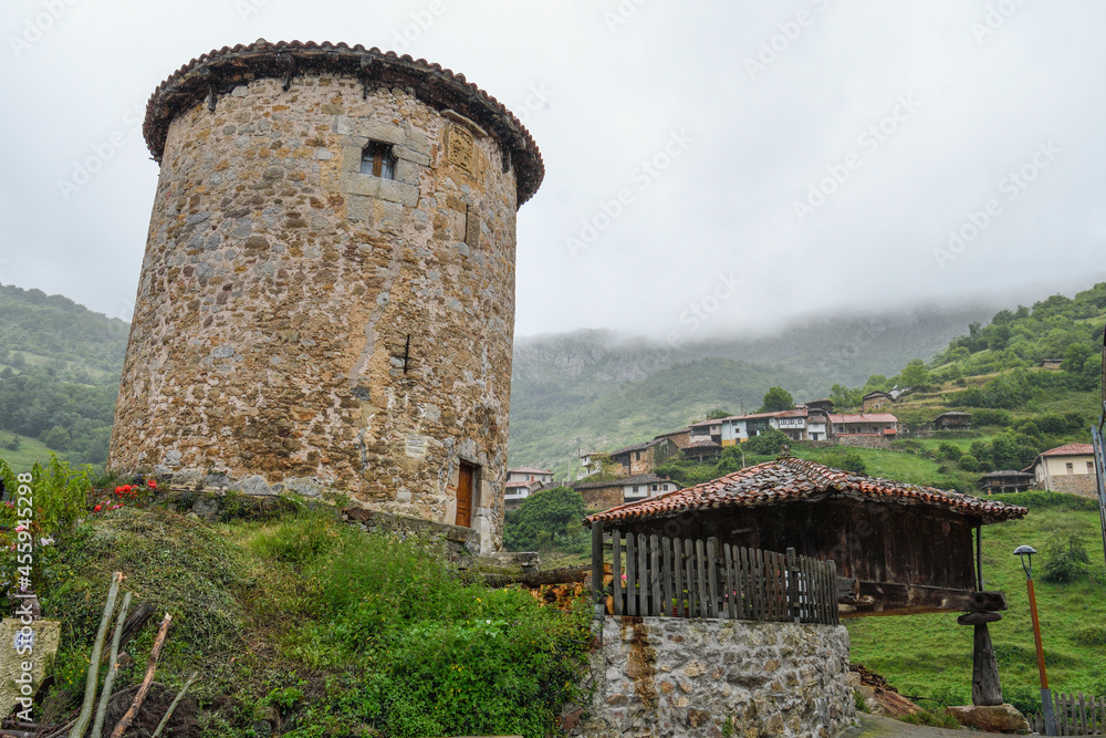 Bandujo with the Tunón Tower in Asturias