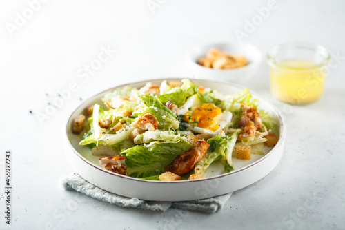 Green salad with egg and bread croutons