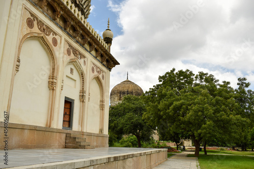 Sultan Quli Qutb Mulk s tomb was built in 1543. Seven Tombs