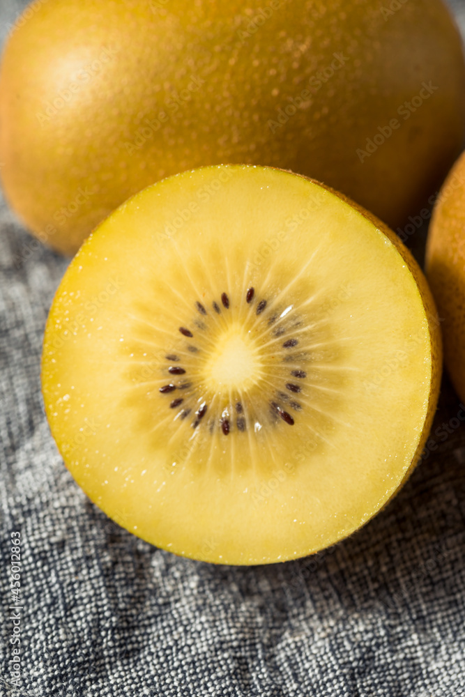 Raw Yellow Organic Golden Kiwis