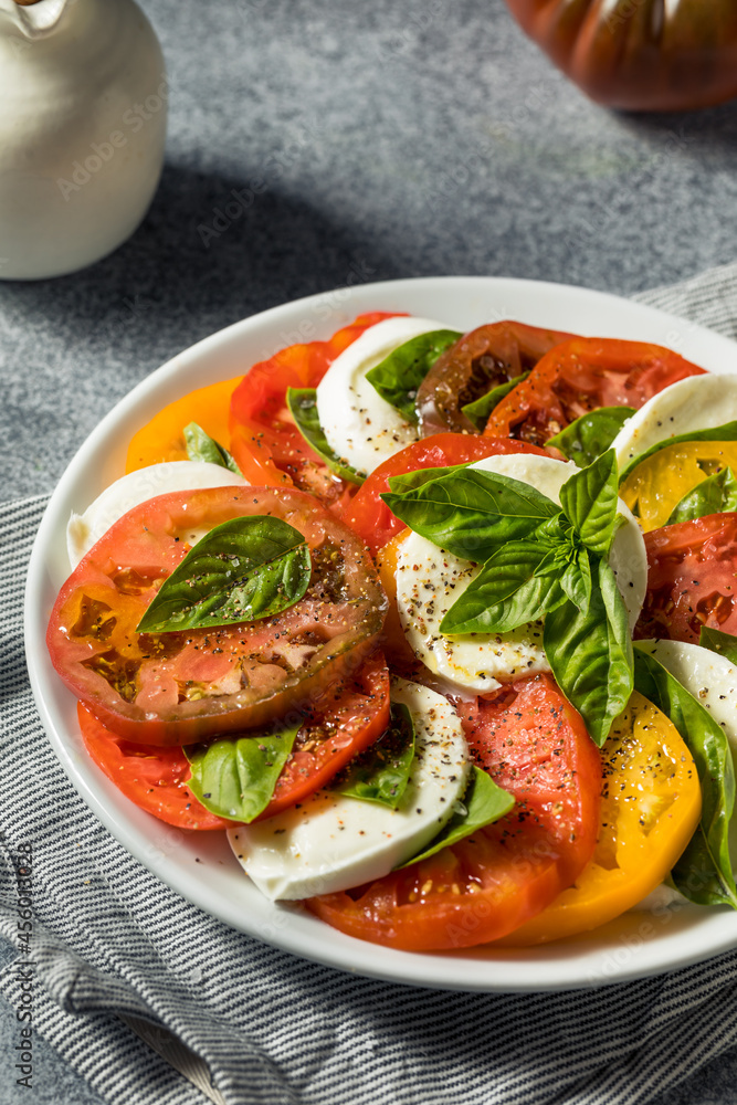 Healthy Homemade Heirloom Tomato Caprese Salad