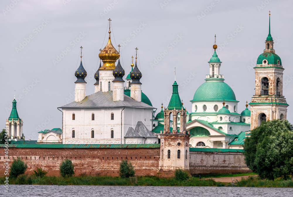 Spaso-Yakovlevsky Dimitriev Monastery

Lake Nero, Rostov Veliky, Yaroslavl region
