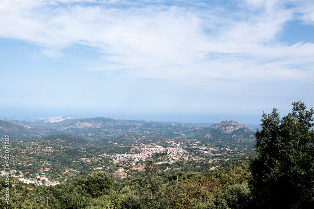 Das Hochland von Sardinien mit den Dörfern Ulassai, Gairo und Lanusei ist ein beeindruckendes Kletterparadies mit den Bergen.