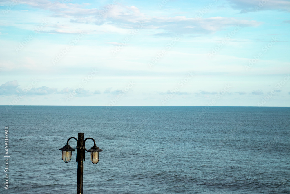 Fototapeta premium FAROL Y PLAYA 