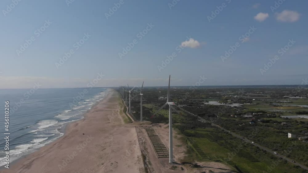風車 海岸線3（空撮）